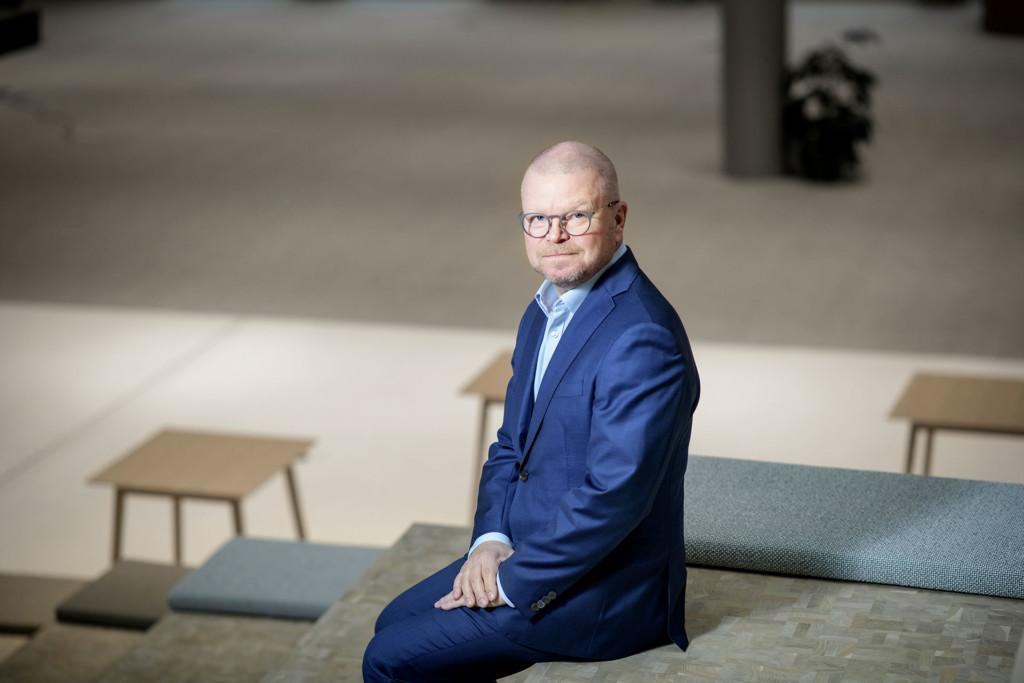 Ari Sääksmäki on K-Citymarketeista vastaava ketjujohtaja. Kauppakamarilehti teemana turvallisuus