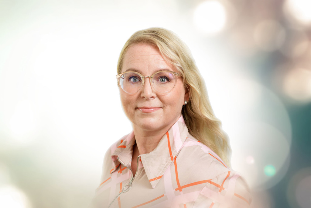 Viestintäjohtaja Tiina Tikander Helsingin seudun kauppakamarista. Kauppakamarilehden päätoimittaja.